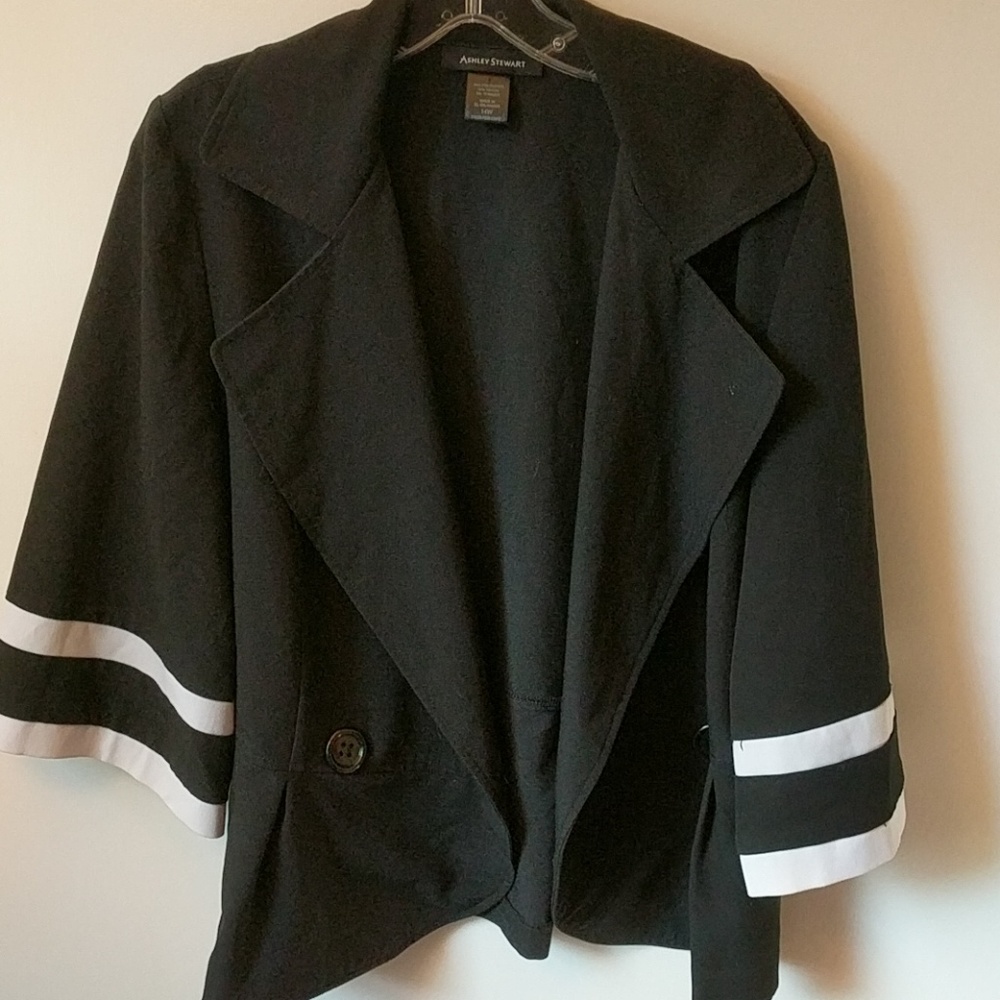 Wide armed blazer